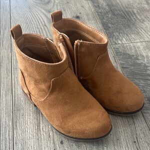 Like New Toddler Size 7 Booties